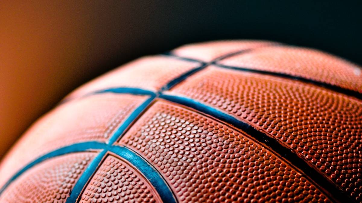 Basket B, biglietti Andrea Costa-Virtus: i prezzi del derby di Supercoppa