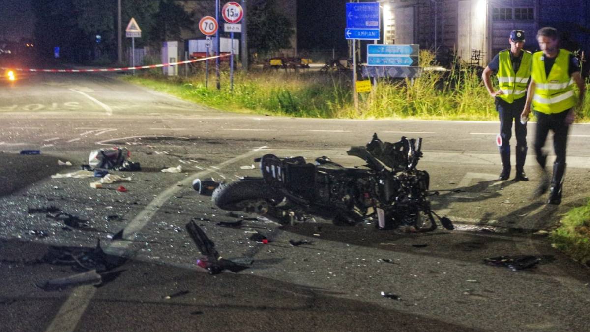 Ravenna, incidente nella notte: muore motociclista nativo di Forlì, il figlio in condizioni gravissime - Gallery