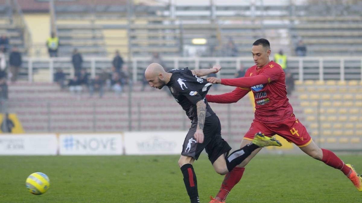 Calcio, espulso Pellizzari: il Ravenna affonda a Modena