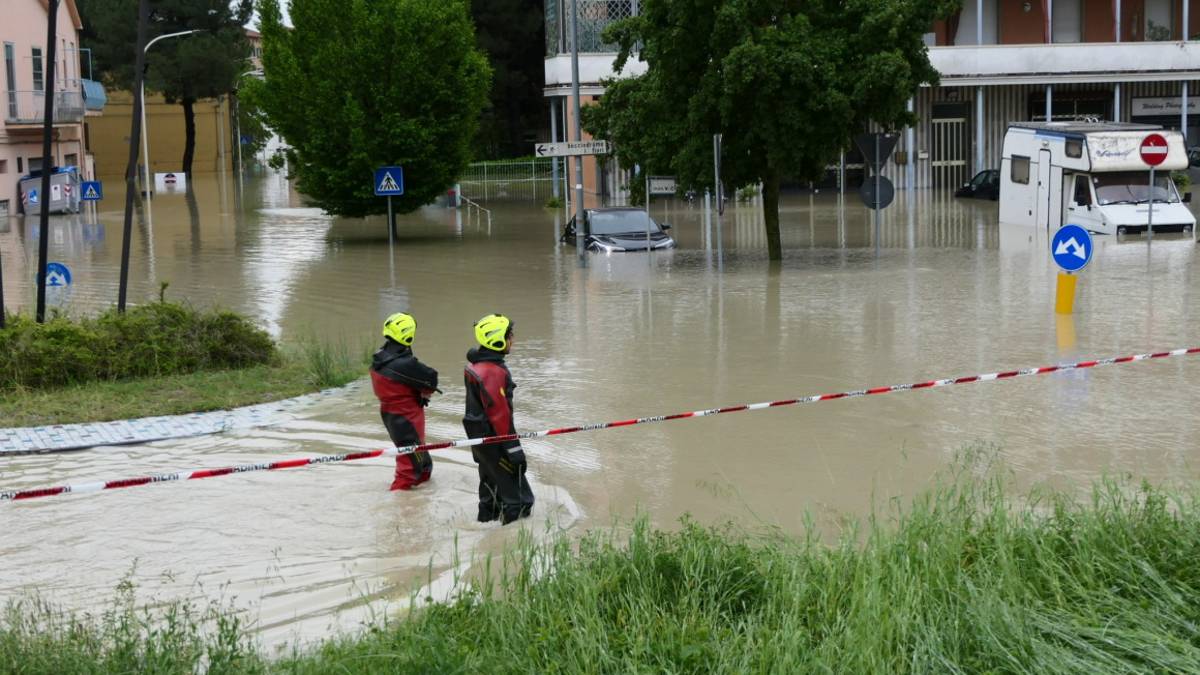 Maltempo Ravenna, argine a rischio per un fontanazzo, case evacuate a Sant'Agata sul Santerno