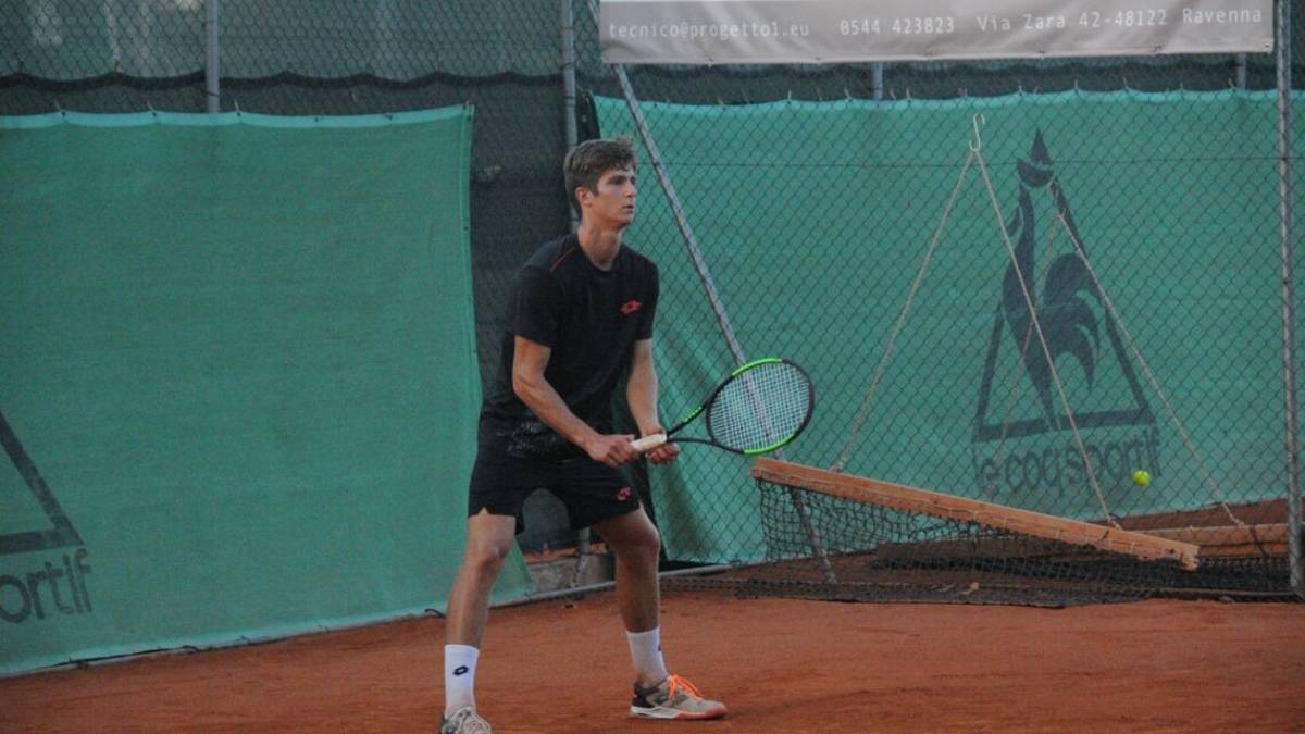 Tennis, Dragoni e Tebaldi avanti a Russi