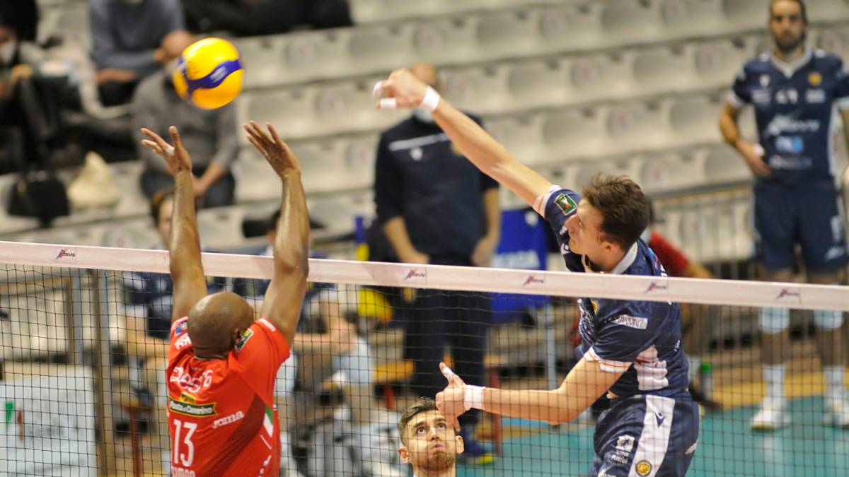 Volley Superlega, la Consar Rcm perde a Monza ed è già retrocessa