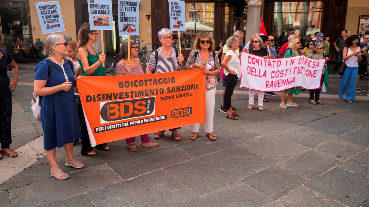 Ravenna, presidio contro il traffico di armi nel porto e solidarietà a Linda Maggiori - Gallery
