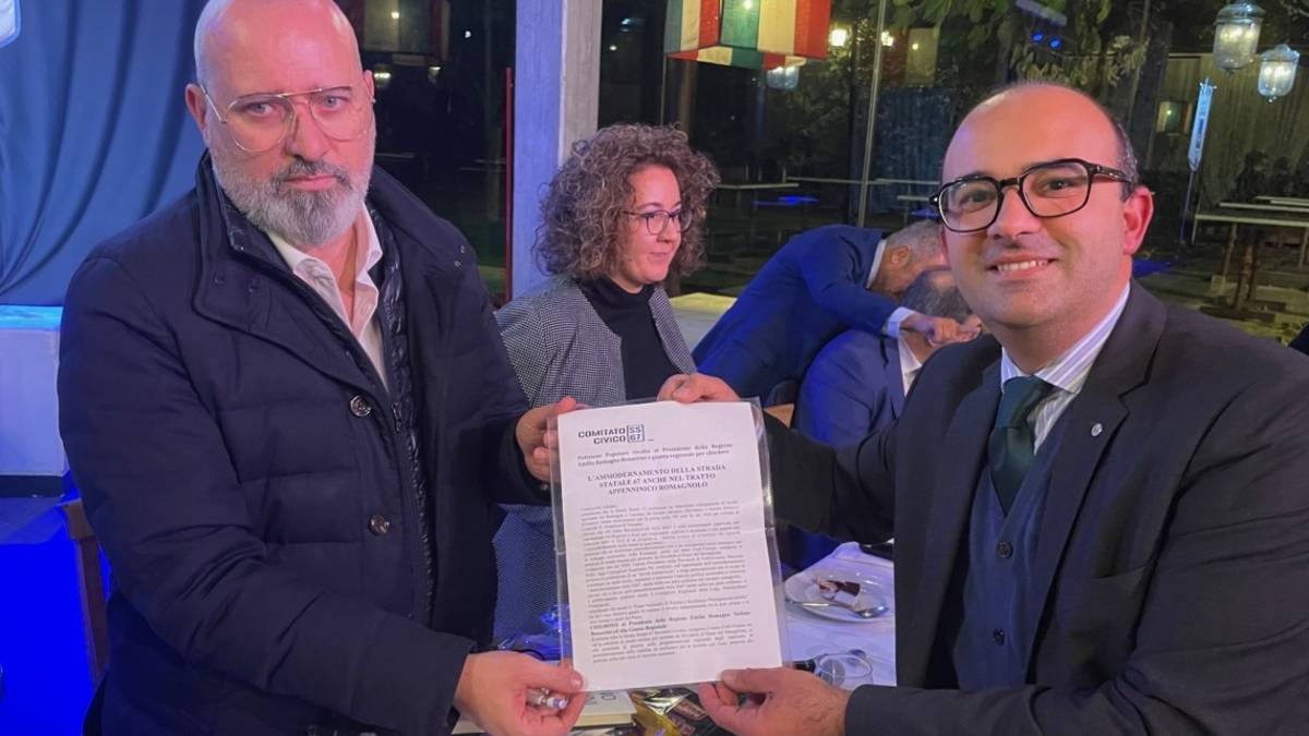 Statale 67, petizione consegnata a Bonaccini