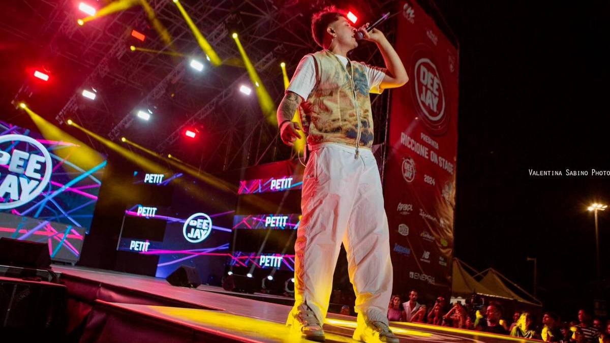 Il Ferragosto di Riccione continua con Alessandra Amoroso e Clara sabato 17 - gallery