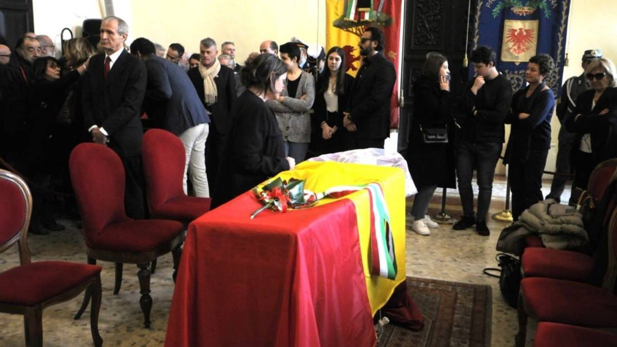 Aperta a Ravenna la camera ardente di Fabrizio Matteucci