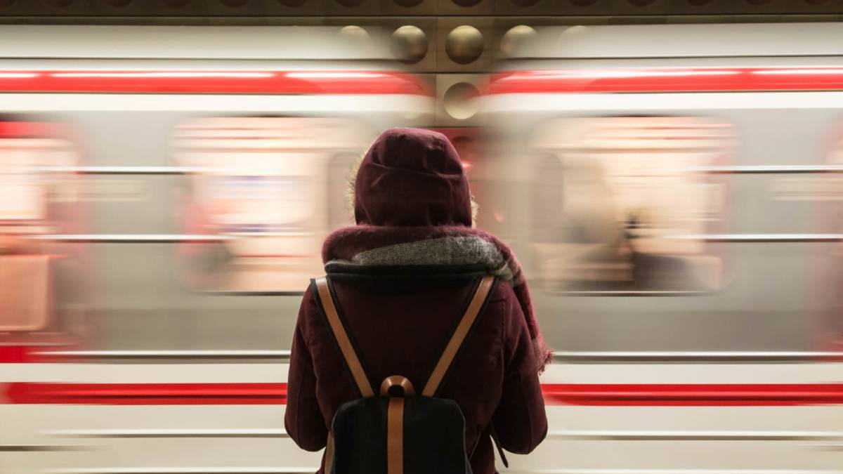 Paura Coronavirus, stazione di Faenza deserta: «Viaggiare è un incubo»