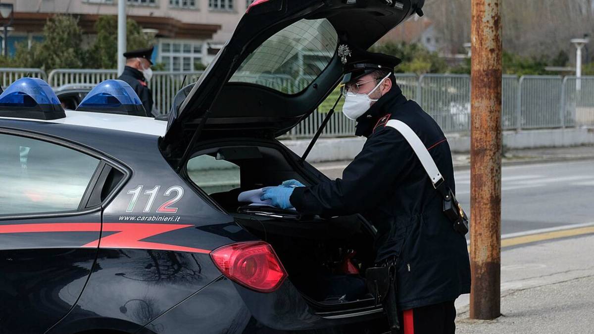 Lavorava in zona arancione: multato e chiuso bar a Cesenatico