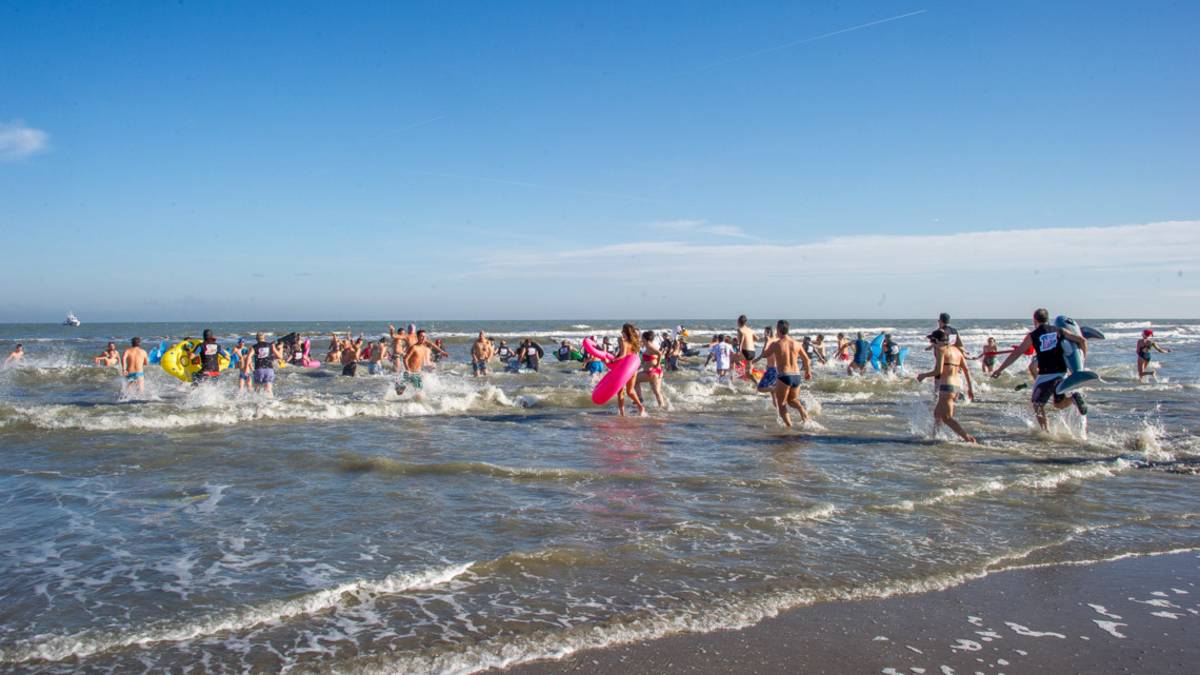 Chi ha coraggio si faccia avanti: sabato 1° gennaio alle 11.30 il tuffo di Capodanno a Riccione
