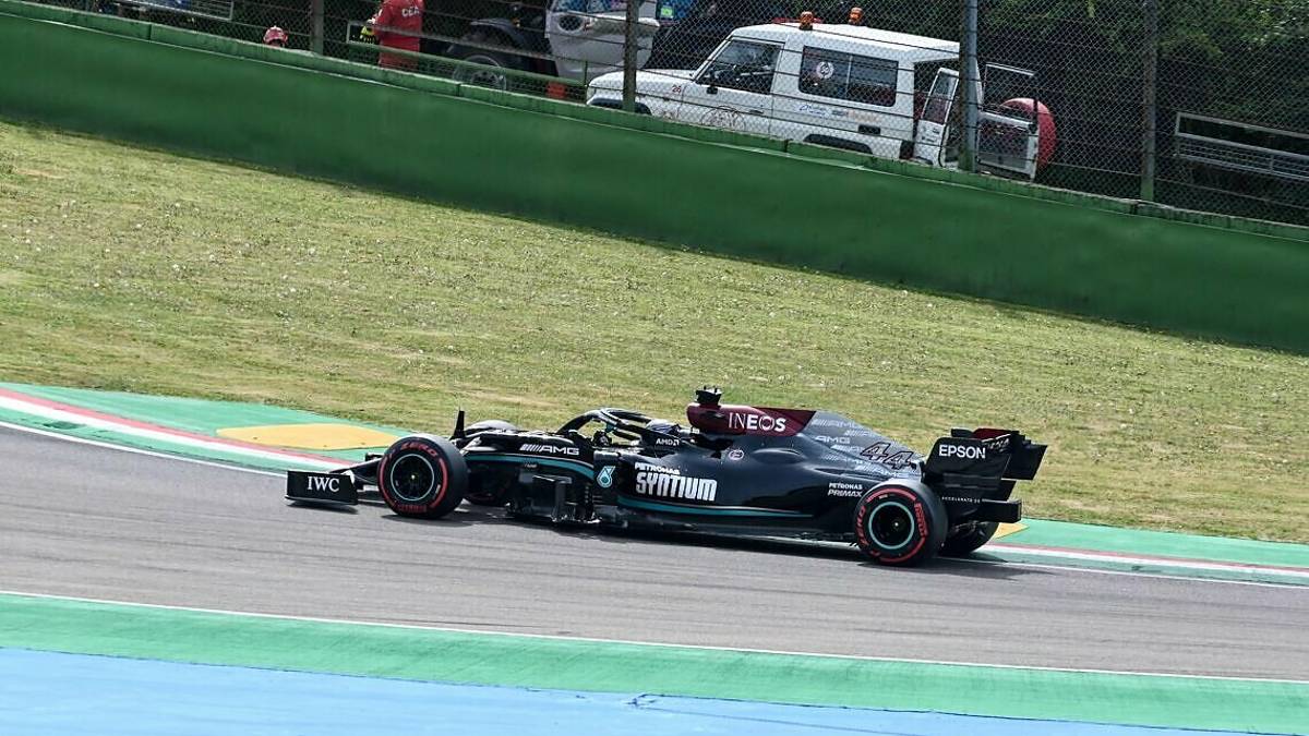 Formula 1: a Imola la pole è di re Hamilton, Leclerc quarto