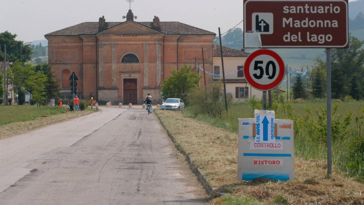 Il santuario della Madonna del Lago