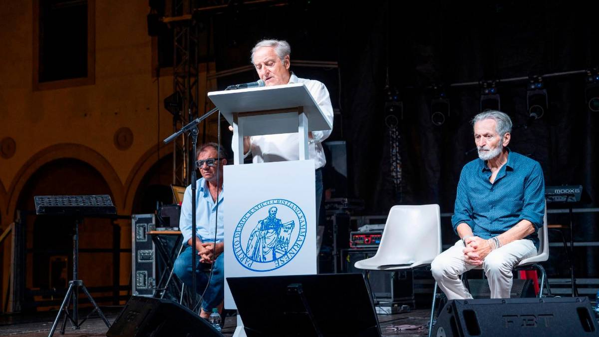 Il segretario della Dc,Gian Carlo Venturini, durante il discorso conclusivo