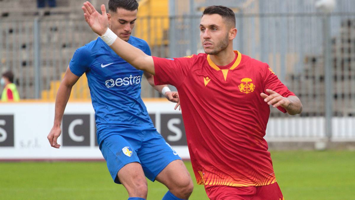 Calcio D, tra Rimini e Ravenna è un duello senza esclusioni di colpi