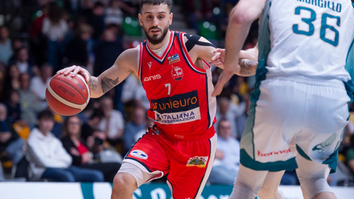 Basket A2: l'Unieuro vince ancora e pesca Chiusi, RivieraBanca perde e sfiderà Treviglio, l'OraSì si rilancia nella lotta salvezza