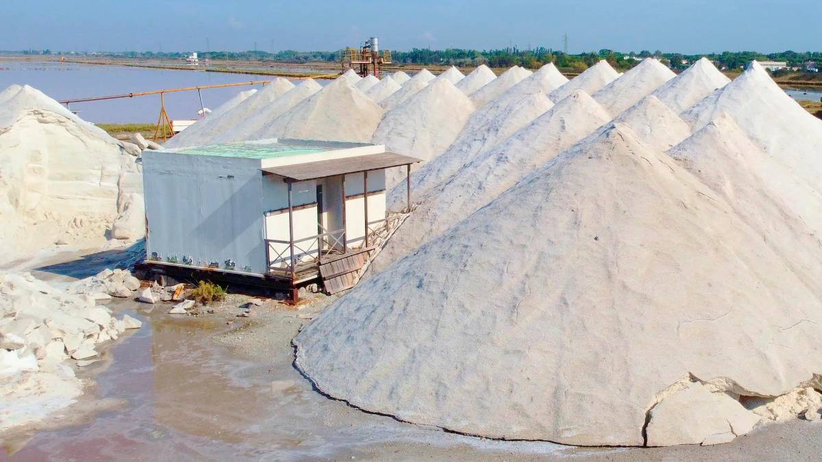 Le montagne di sale alle saline di Cervia