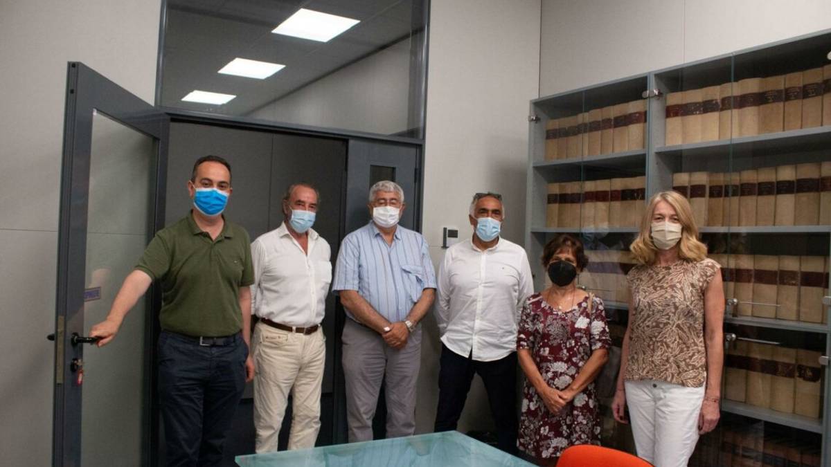 Ravenna, restaurati i libri di chimica degli Anni Venti
