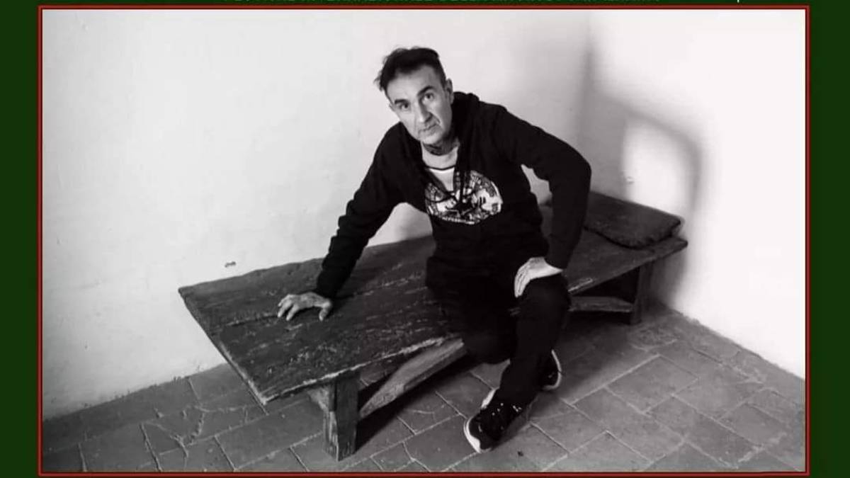 Imparò un mazzo di carte a memoria ed evase dalla cella di Cagliostro: il mago Gabriel festeggia 50 anni di carriera