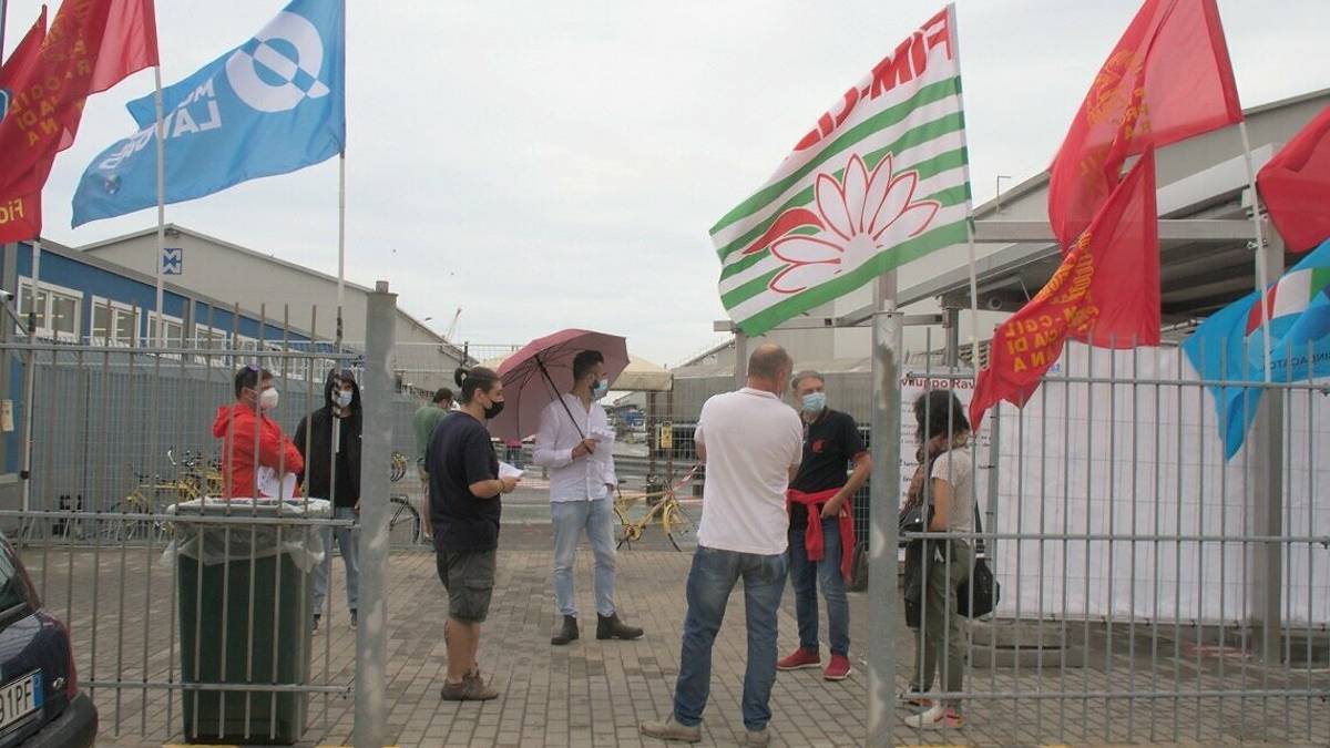 Ravenna, un presidio alla Marcegaglia contro le morti sul lavoro