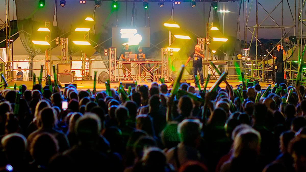 Ravenna, migliaia di persone al concertone di Radio Studio Delta. FOTOGALLERY