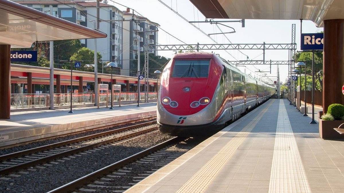 A Riccione in treno? Niente tassa di soggiorno e rimborso del biglietto con gli alberghi convenzionati