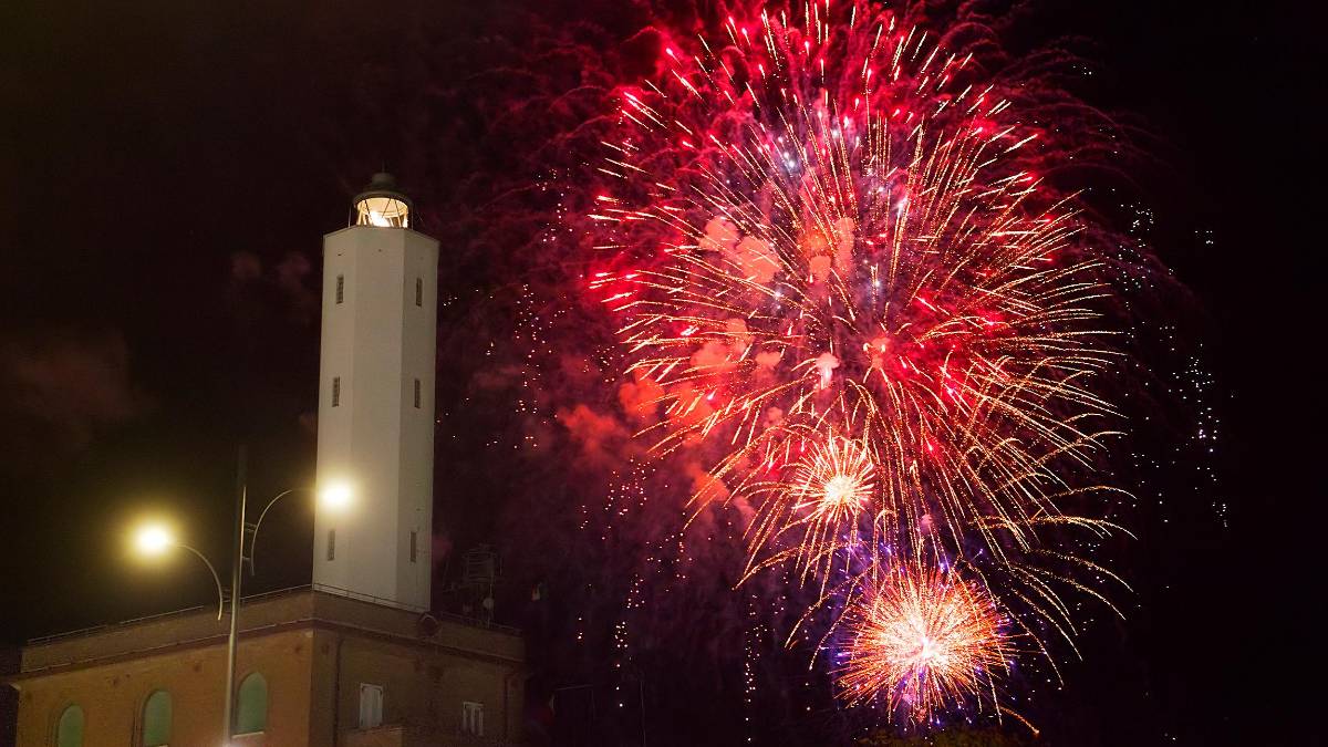 Marina di Ravenna, il ritorno della cuccagna e i fuochi GALLERY