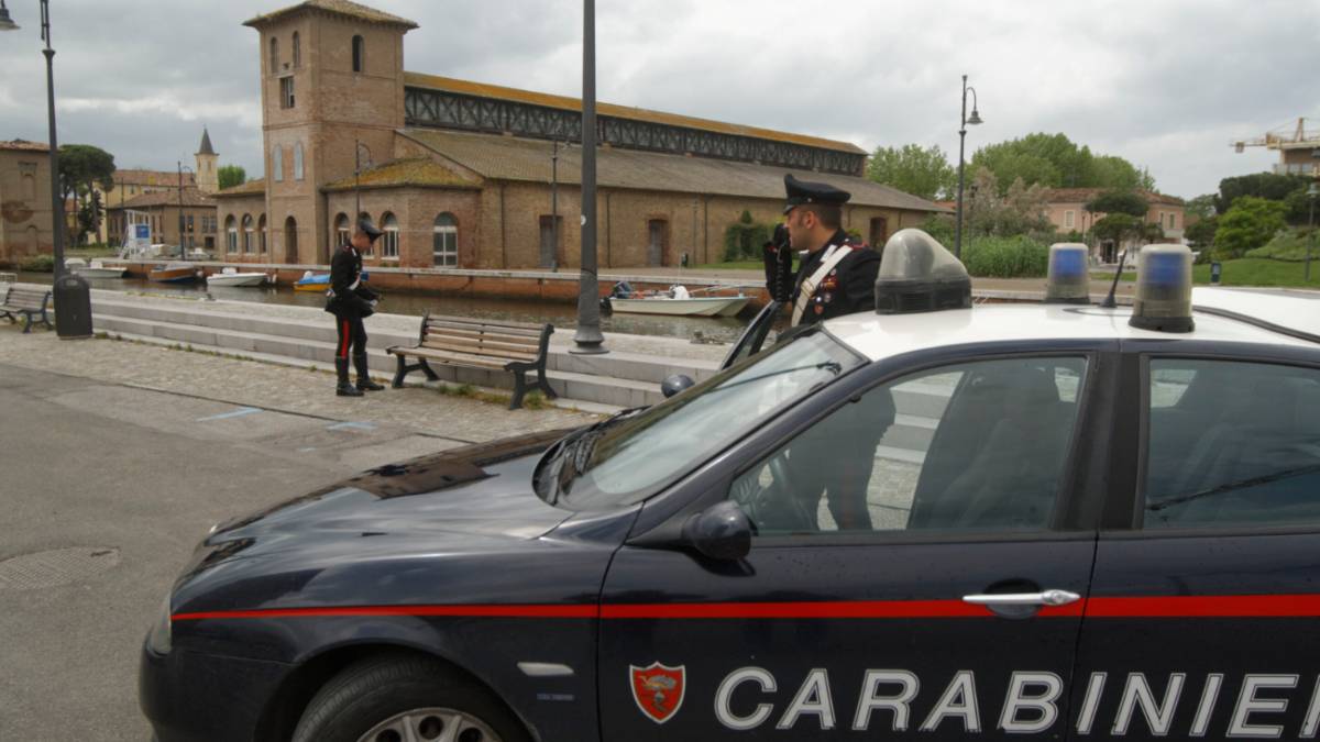 Cervia, in escandescenza coi carabinieri. Arrestato
