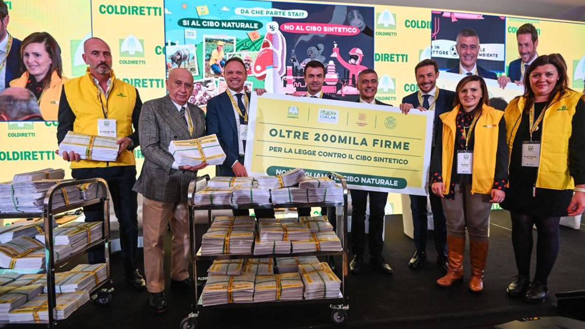 Coldiretti contro il cibo sintetico: 20mila firme in Emilia-Romagna