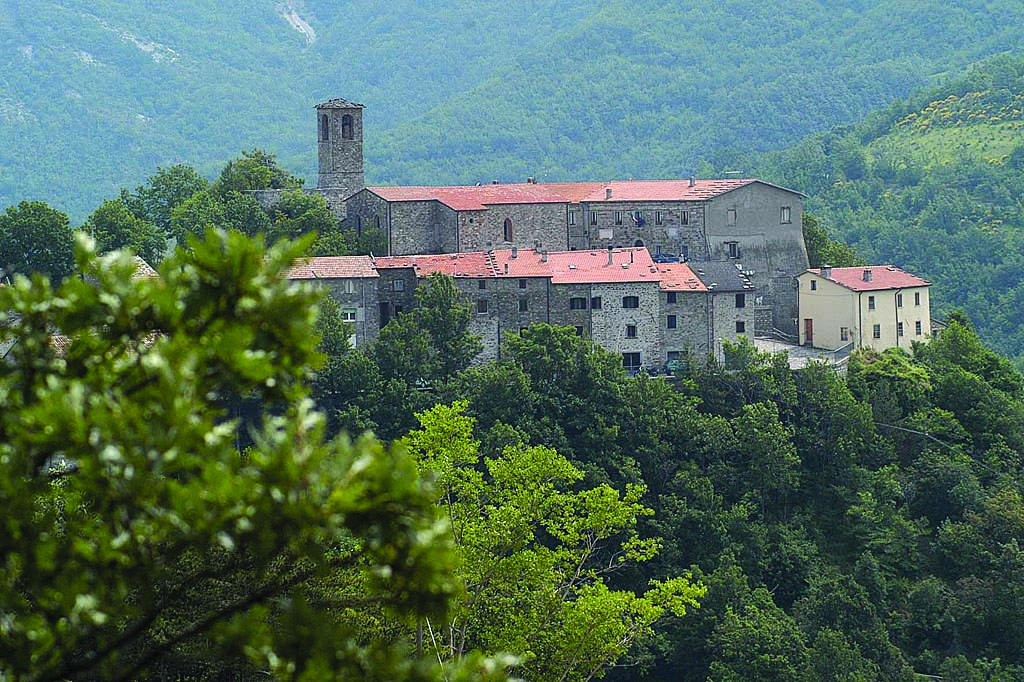 I paesi si spopolano? Non Casteldelci: Grazie ai fondi, siamo attrattivi per residenti e imprese