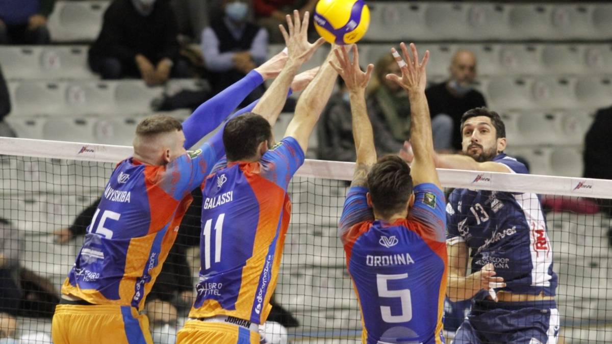 Volley Superlega, la fotogallery di Consar-Vero Volley 1-3
