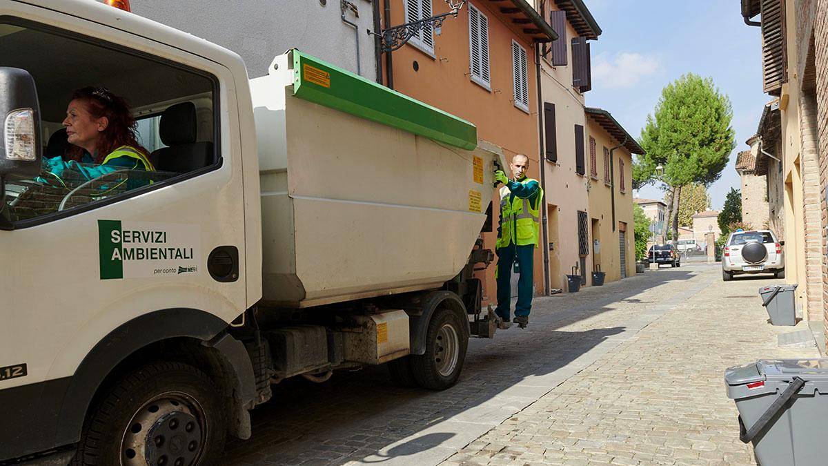 Romagna, rifiuti: a Ferragosto la raccolta è regolare, chiuse solo le Stazioni Ecologiche