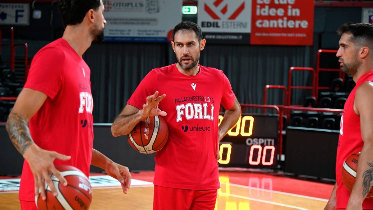 Davide “Dada” Pascoli al lavoro al Pala Galassi