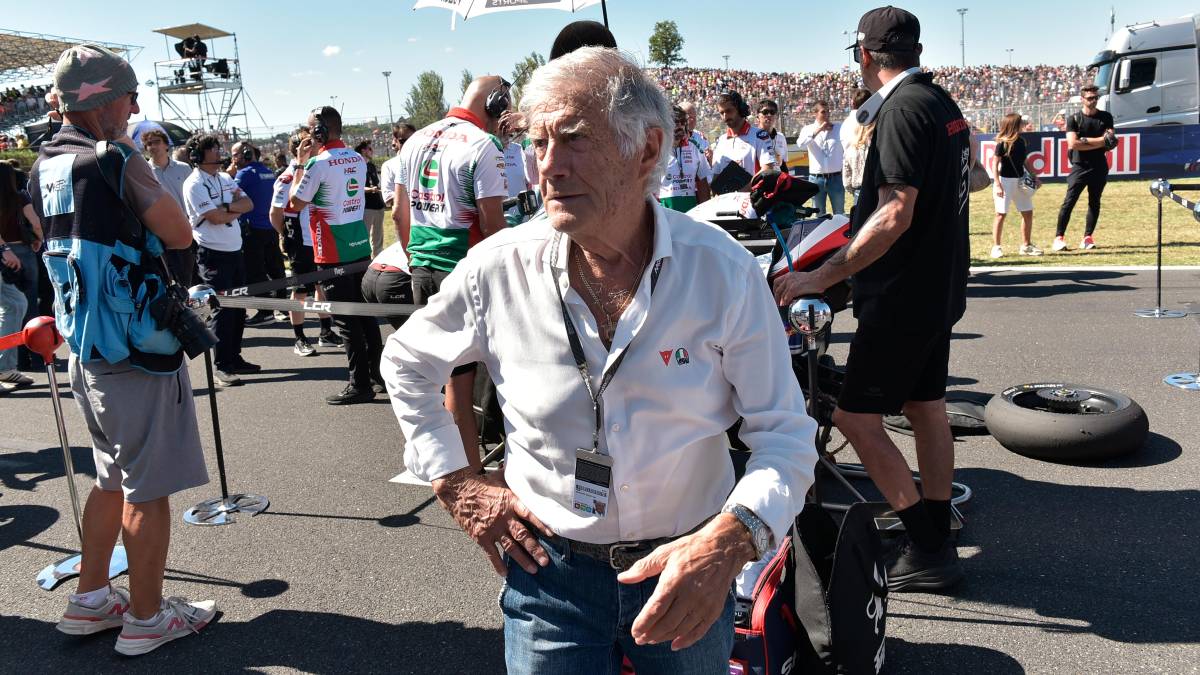 MotoGp, il dopo-Valentino Rossi è finalmente iniziato: l’omaggio di Misano a Marquez dopo anni di fischi