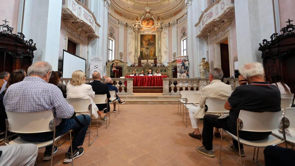 Cesena, omaggio a Dino Manuzzi: la mostra a Sant’Agostino e lo spettacolo al teatro Bonci