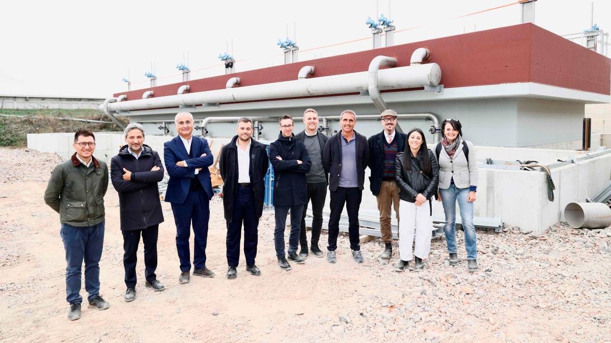 Il gruppo di amministratori e il Con.Ami durante il sopralluogo a Bubano per visionare l’avanzamento dei lavori al nuovo potabilizzatore