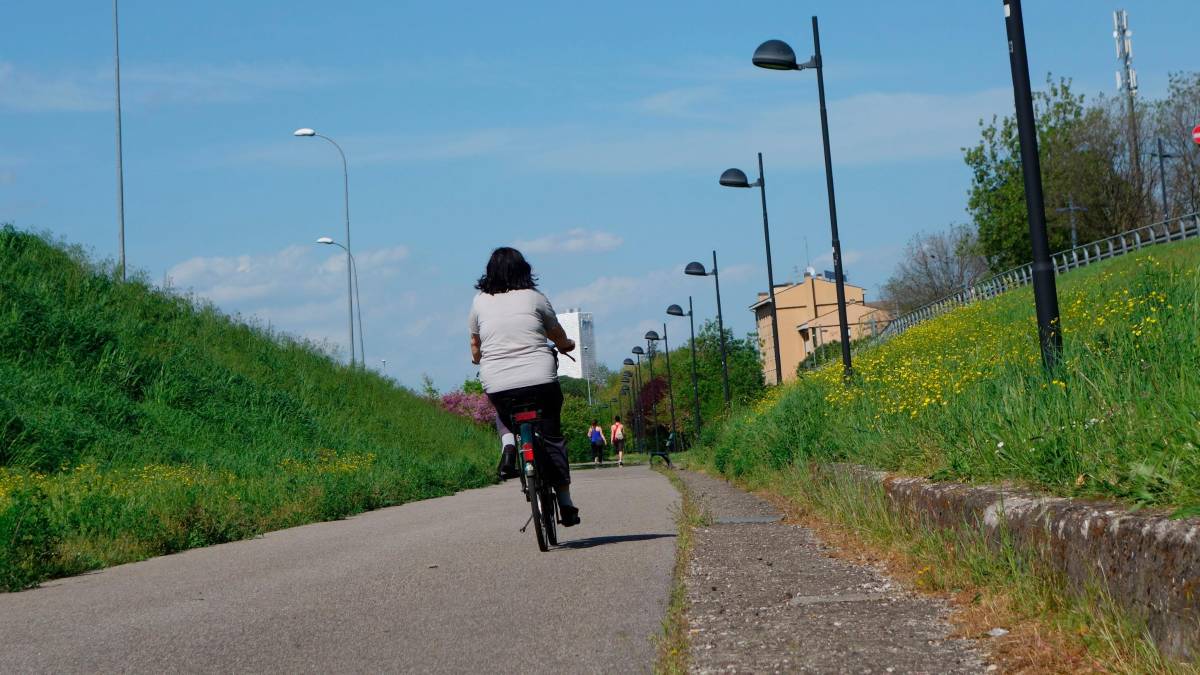 Imola, donne migranti: imparare a usare la bici per essere libere