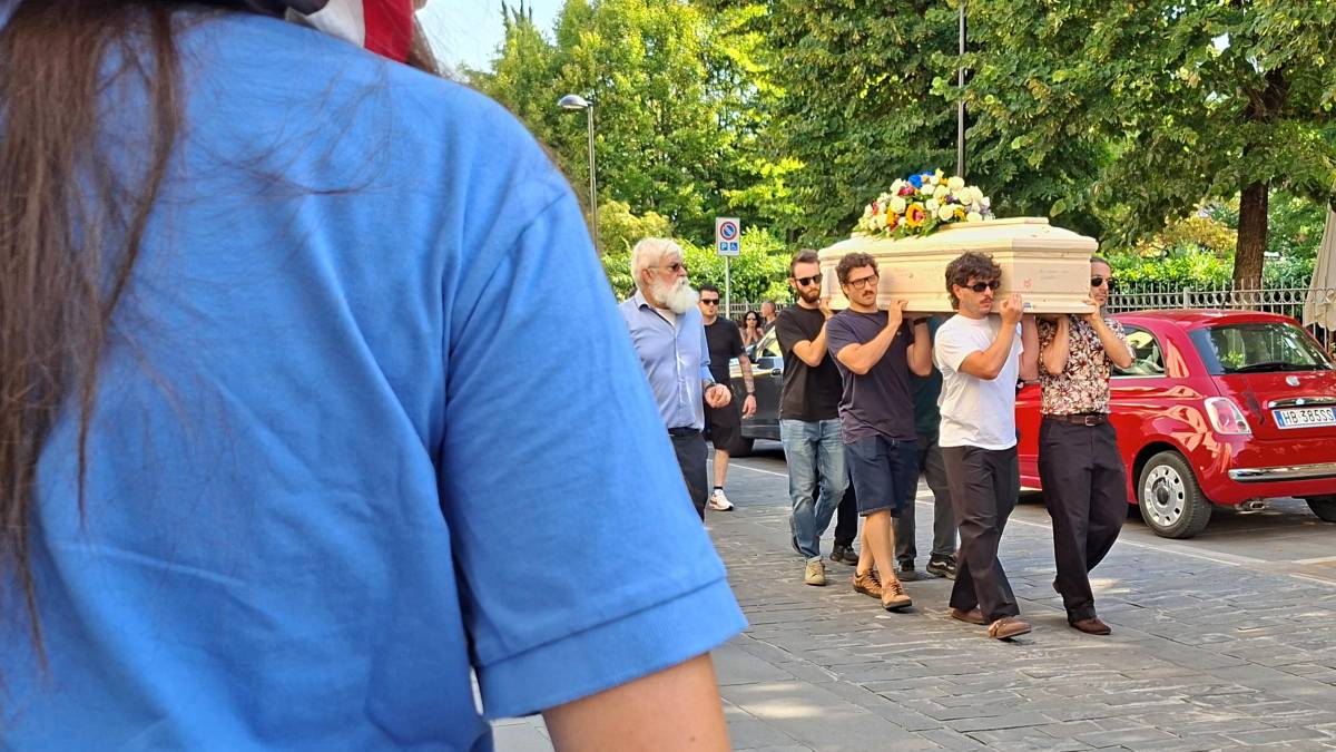 Forlimpopoli, l’ultimo straziante saluto a Luca Piolanti