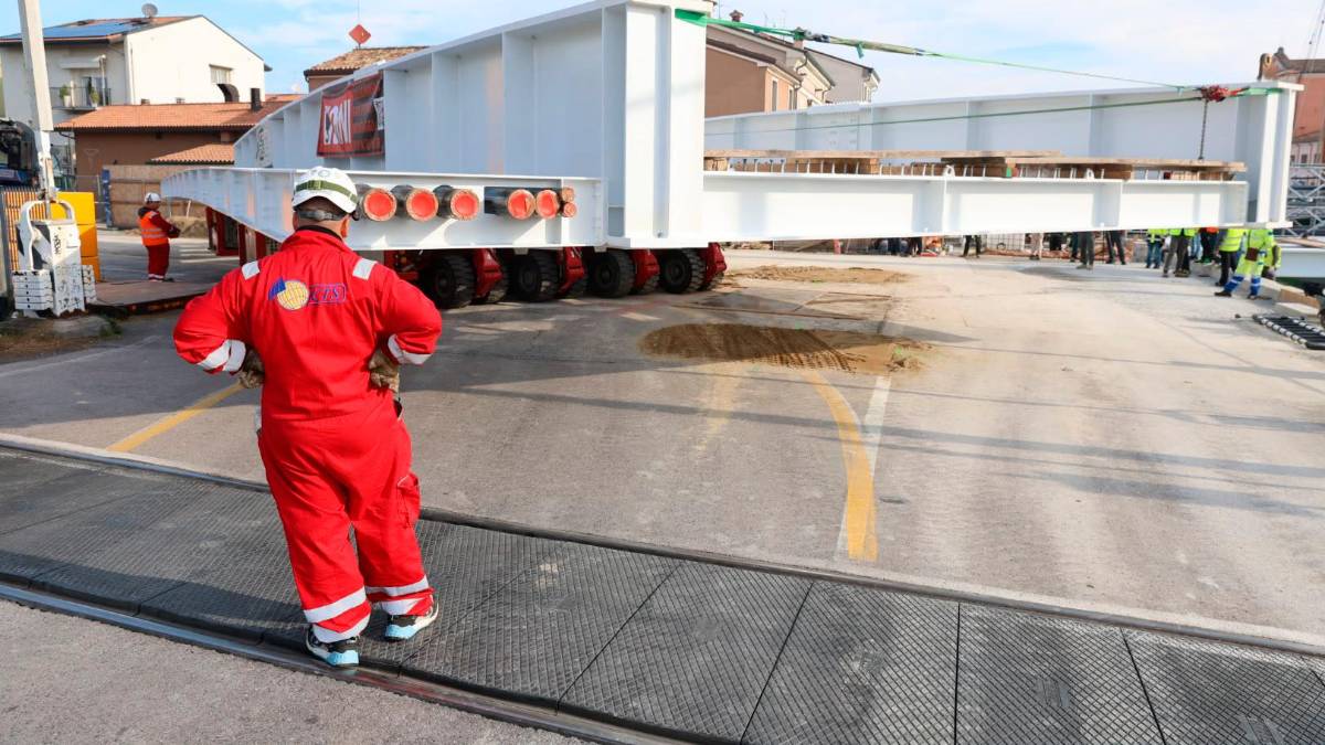 Cesenatico, il varo del nuovo “Ponte del Gatto” VIDEO