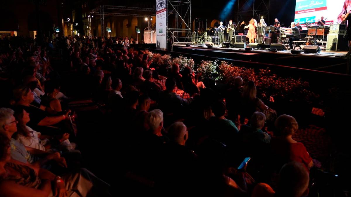 “Cara Forlì” fa ballare e cantare la piazza FOTOGALLERY