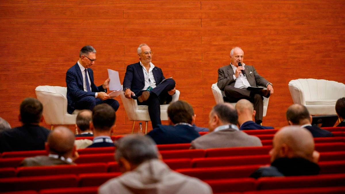 Al centro a Denis Amadori (AD del Gruppo Amadori), a destra Flavio Amadori (Presidente del Gruppo Amadori)