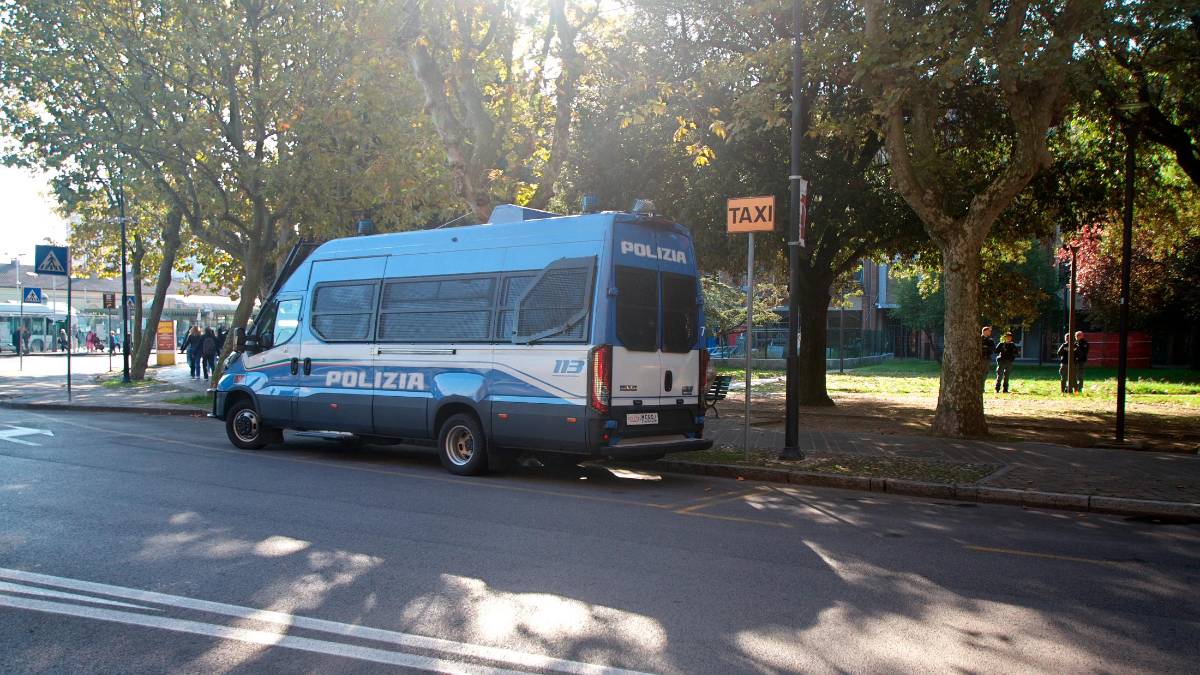 Polizia ieri in zona Stazione vicino al Classico e a Ragioneria