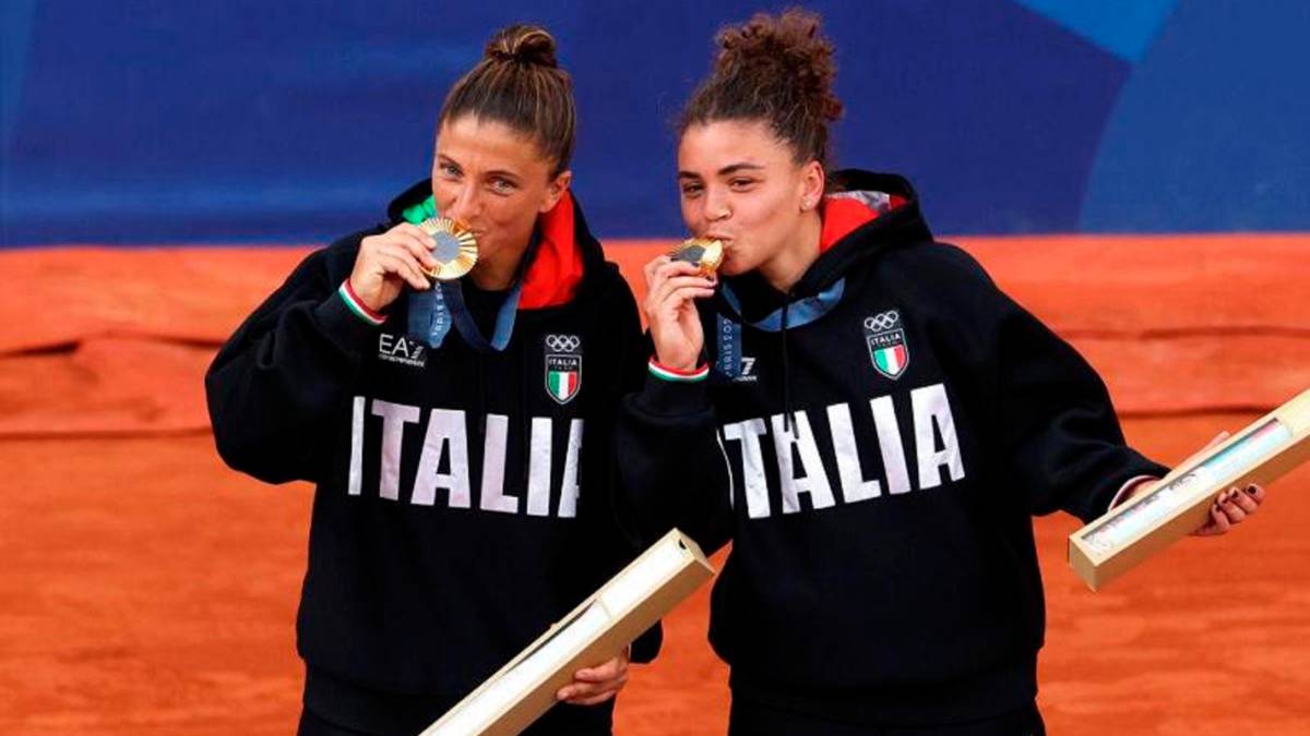Sara Errani dopo l’oro olimpico 2024 con Jas Paolini