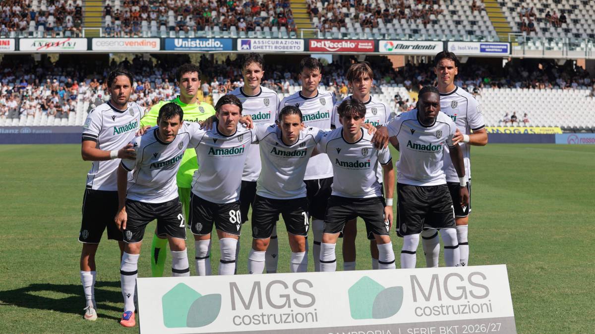 La giovanissima formazione bianconera schierata dal tecnico Diamanti contro il Mantova foto Zanotti