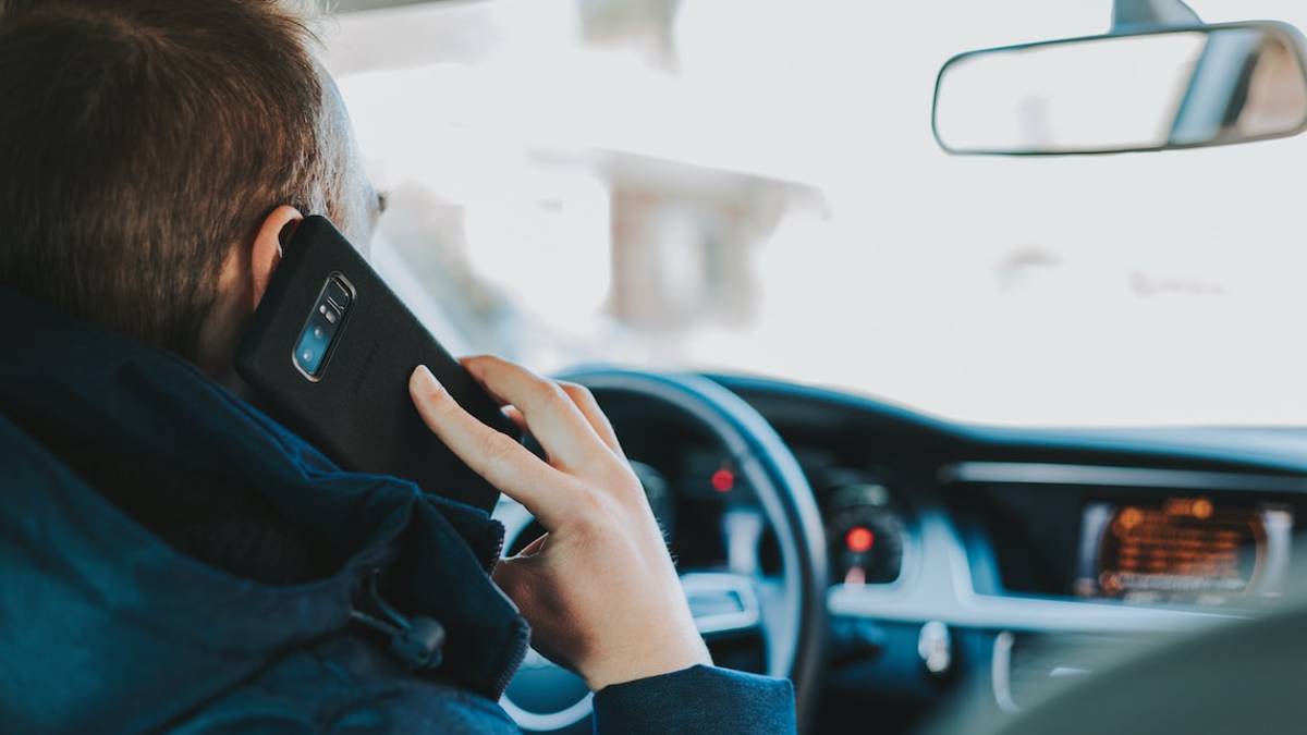 Rimini, già 289 patenti ritirate nel 2023 e 75 per uso del cellulare alla guida