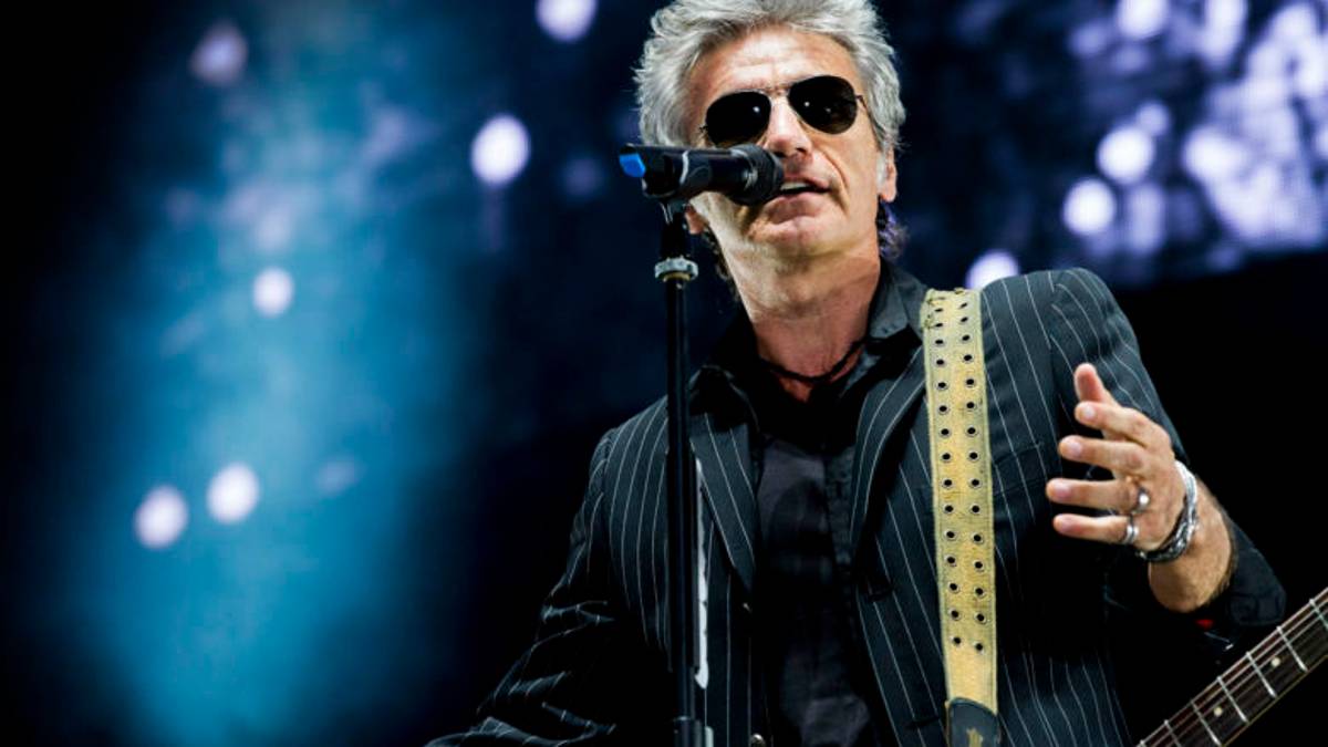 Ligabue rinvia il tour europeo