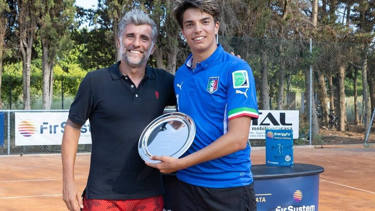 Tennis, La Cava dominatore a Cattolica