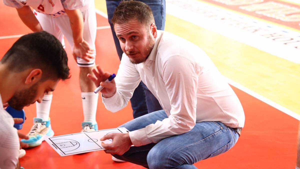 Basket B, Grandi: Andrea Costa, ottima prova in difesa