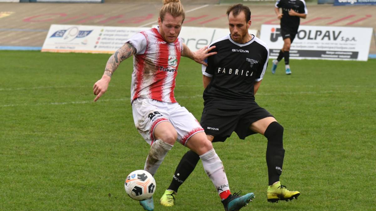 Calcio serie D, finisce pari tra Rimini e Ravenna, vince il Forlì