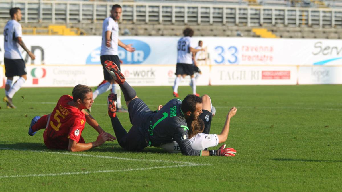Calcio C, i giocatori minacciano lo sciopero per la prima giornata
