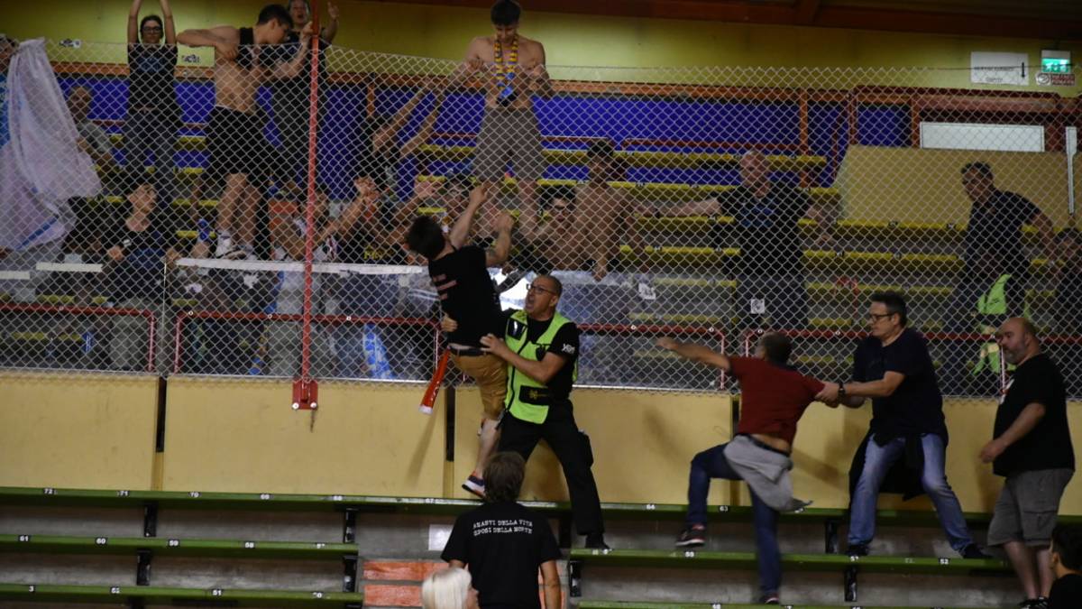 Basket A2, tensione tra i tifosi al termine di Unieuro-Vanoli - Gallery