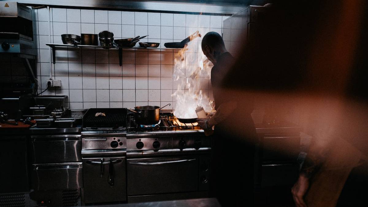 Rimini, cuoco minaccia di bruciare ristorante della Valconca dopo il litigio con la moglie